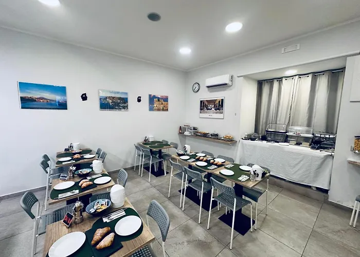 Hotiday Centro 那不勒斯