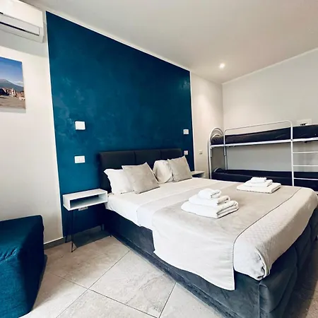 Bed & Breakfast Hotiday Centro 4*