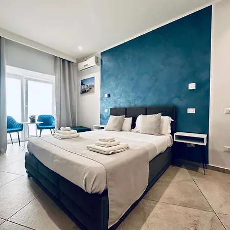 Hotiday Centro Bed & Breakfast Naples