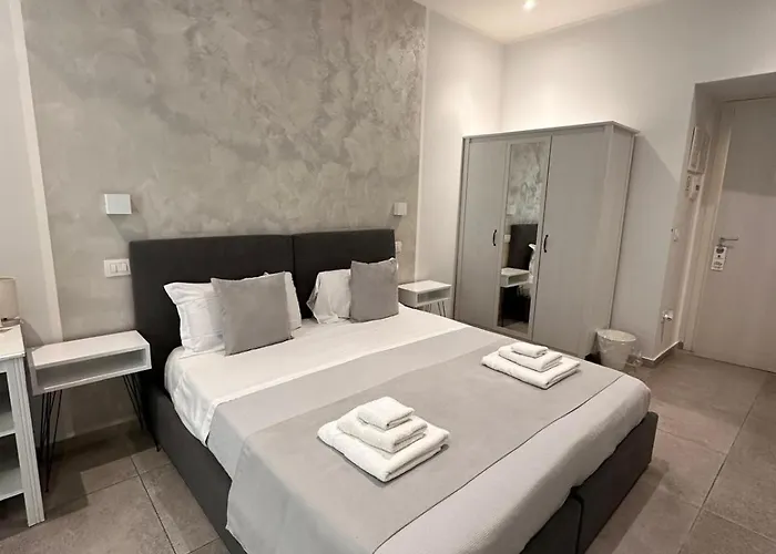 Hotiday Centro 4* Naples